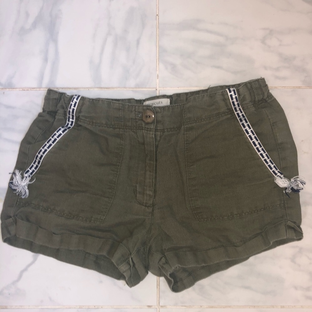 Crewcuts dark green shorts. size: 10 yrs
